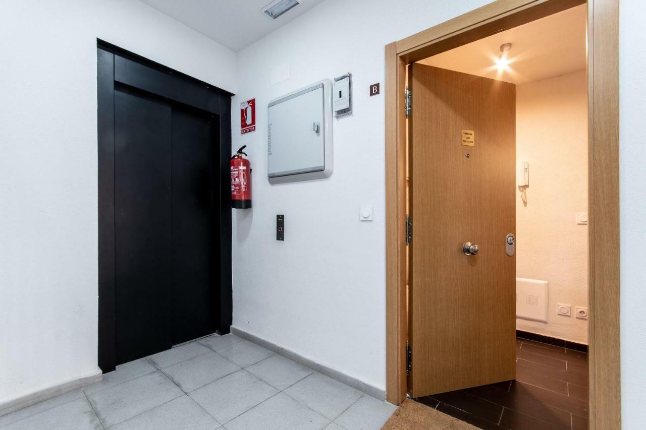 1 Habitacion Apartamento Temporada Lucero Madrid Kültér fotó